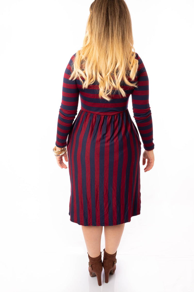 Striped Long Sleeved Cinch Waist Dress L (10-12 US) Striped Long Sleeved Cinch Waist Dress L (10-12 US)